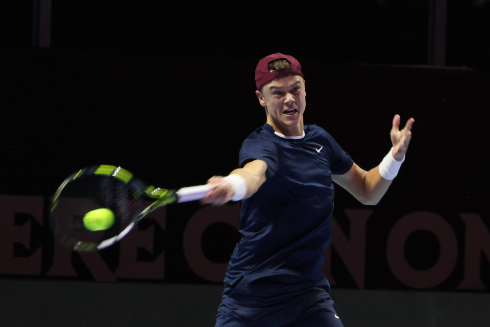 高空球和一 高空球和一